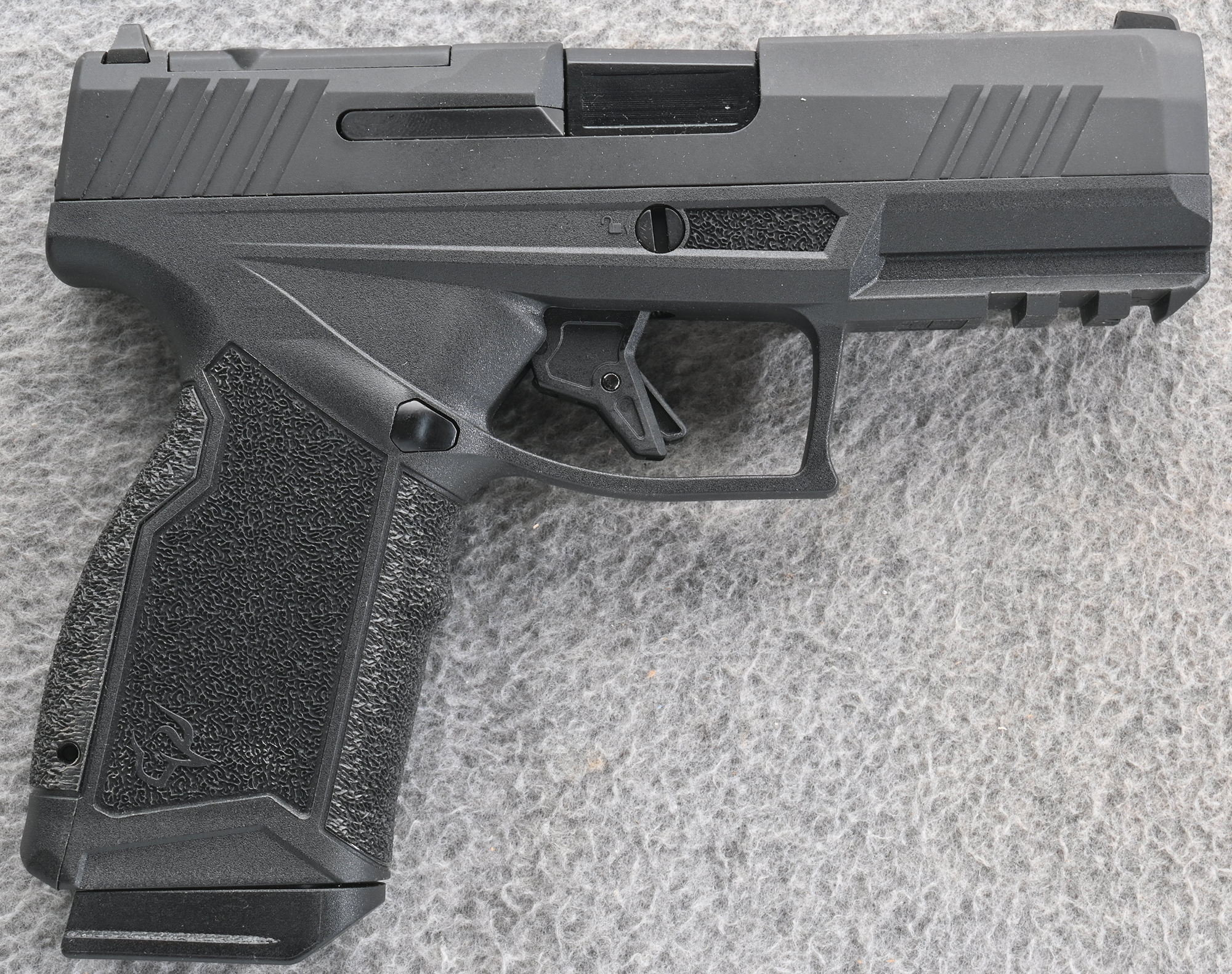 Taurus ~ GX4 Carry ~ 9mm - Taurus