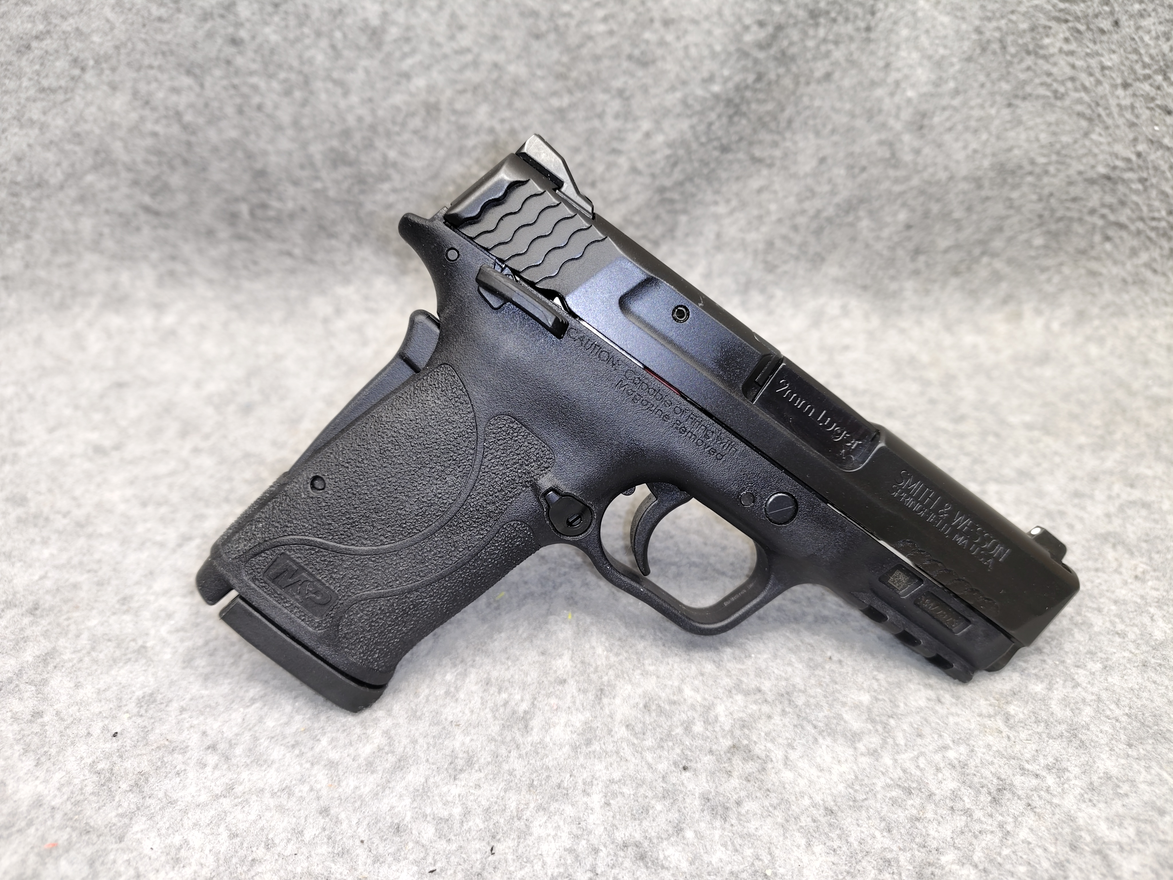 SMITH &WESSON ~ M&ampP 9 SHIELD EZ ~ 9MM LUGER - Smith & Wesson
