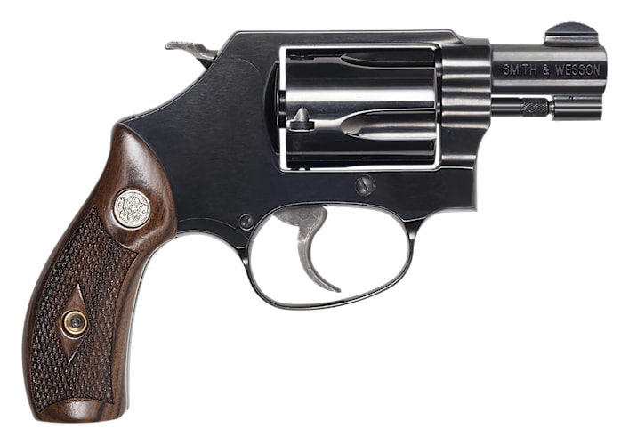 NEW CHIEFS SPECIAL リボルバー NEW CHIEFS SPECIAL リボルバー GUNS Magazine The Enduring Smith