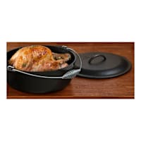 Lodge® 9-qt. Dutch Oven with Bail Handle | Bass Pro Shops Canada