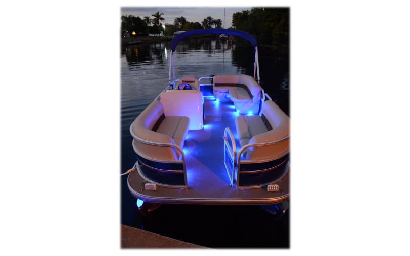 Best Underwater LED Lights for Pontoon Boats & How to Install the Kits