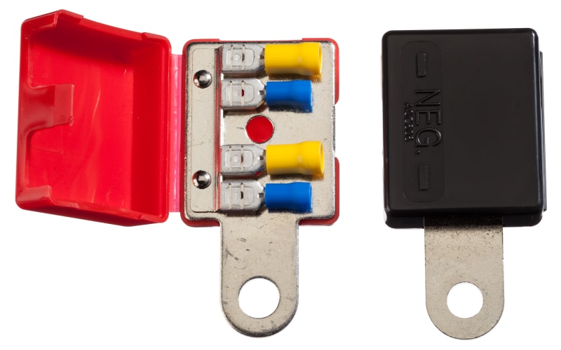 Multi wire battery terminal clearance