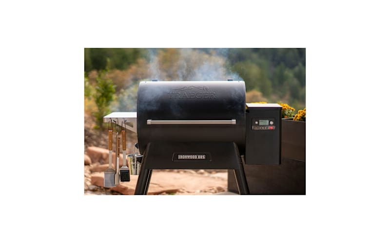 Traeger Grills® Ironwood 885 Pellet Grill Bass Pro Shops Canada