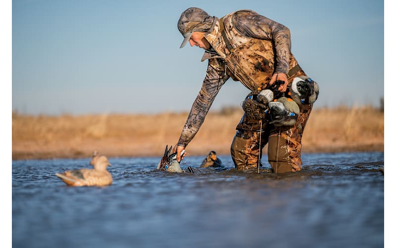 Lucky Duck Agitator Motorized Duck Butt Decoy with Remote