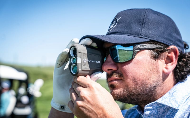 Vortex Blade Slope Golf Laser Rangefinder | Bass Pro Shops display picture 1