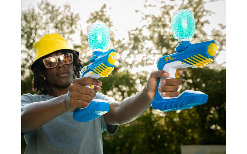 The Original Gel Blaster Piranha - Gel Blaster impermeable - Rango extendido de más de 100 pies - Lanzador automático para juegos al aire libre y juguetes de piscina - A