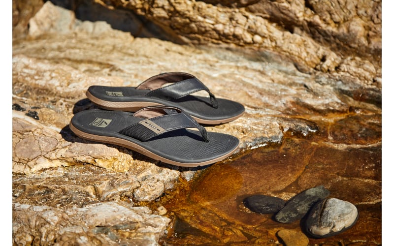 Cabelas mens flip flops top
