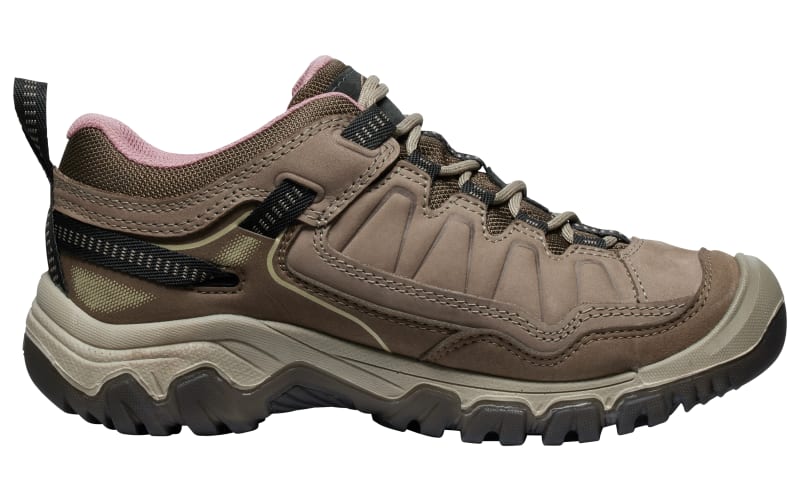 Bass pro shop hiking shoes 2025