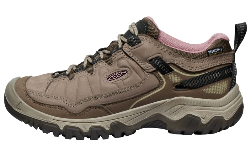 Bass pro shop keen shoes deals
