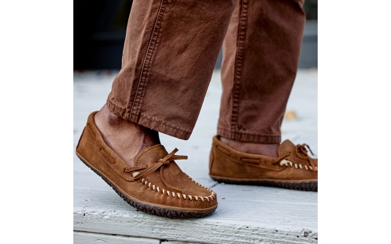 Minnetonka Tie Thread Slippers for Men - Brown Ruff - 7M  display picture 2