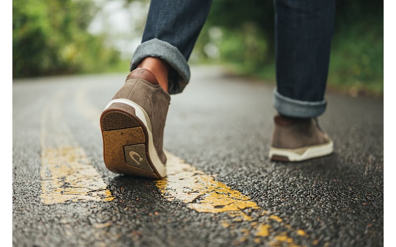 OluKai Papaku Ili Casual Shoes for Men | Bass Pro Shops display picture 2