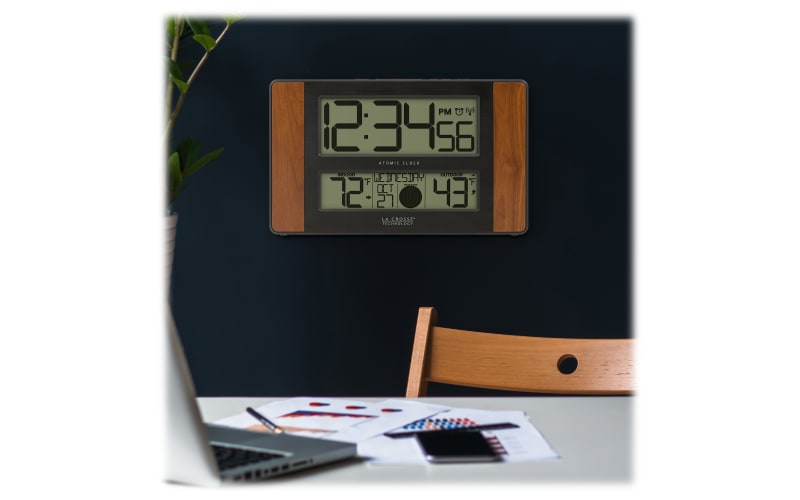 La Crosse Technology Digital Atomic Wall Clock Guide by Weather