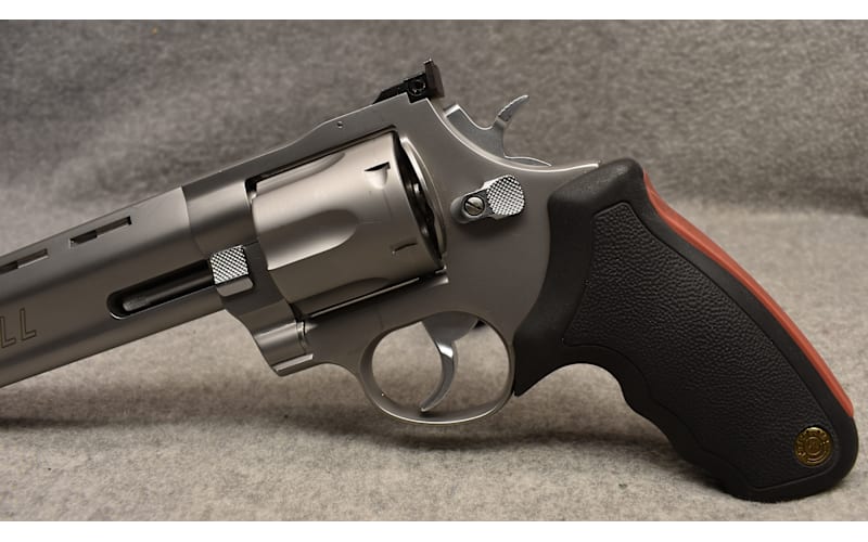 Taurus ~ Raging Bull ~ .44 Magnum | Bass Pro Shops