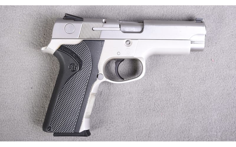 Smith & Wesson ~ Model 4043 ~ .40 S&W | Mack's Prairie Wings