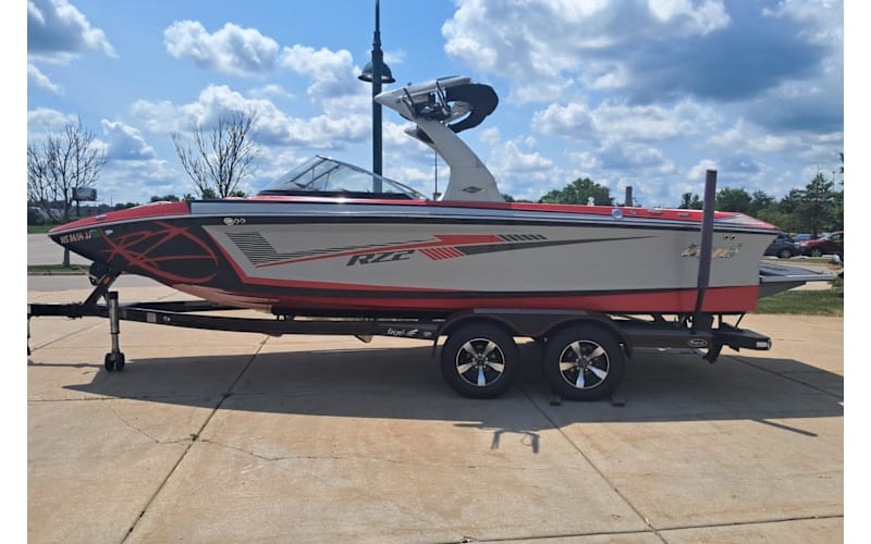 Pre-Owned 2013 Tige RZ2 | Bass Pro Shops