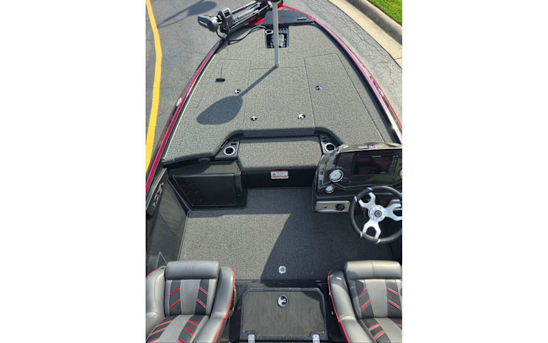 2024 NITRO Z19 | Bass Pro Shops