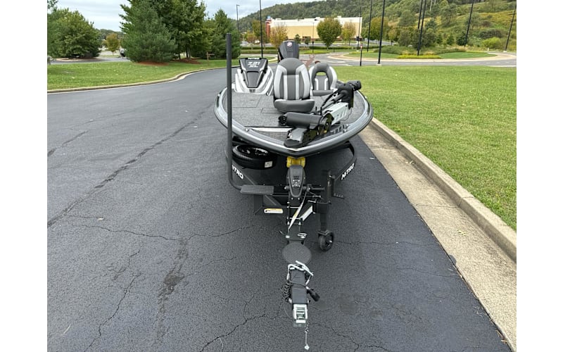 2025 NITRO Z21 XL | Bass Pro Shops