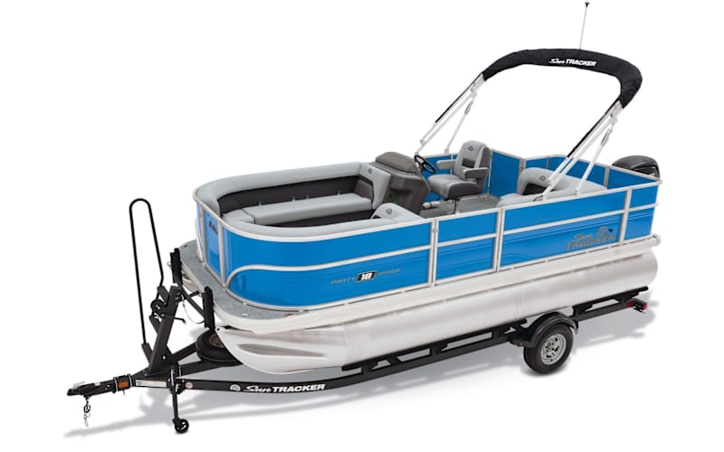 2026 SUN TRACKER PARTY BARGE 18 DLX | Cabela's