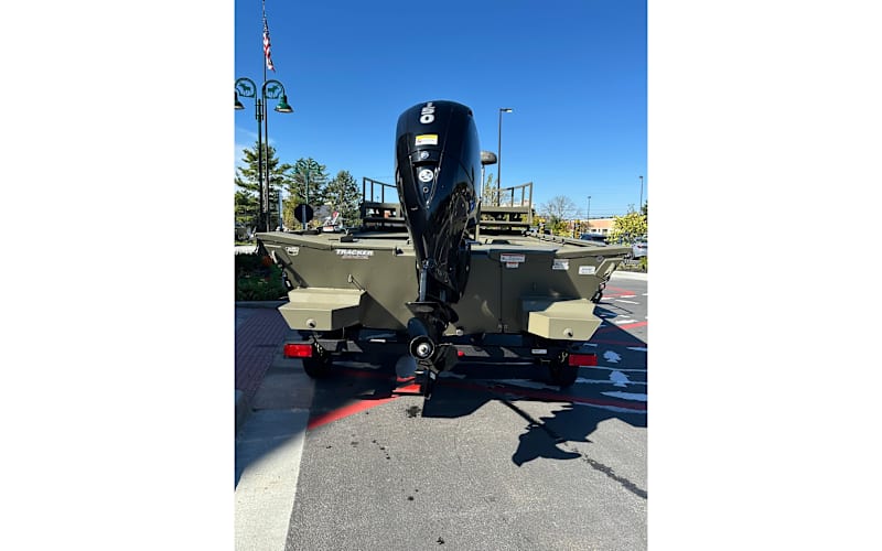 2026 TRACKER GRIZZLY® 2072 CC | Bass Pro Shops