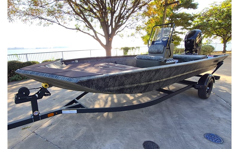 2027 TRACKER GRIZZLY 1860 CC | Cabela's