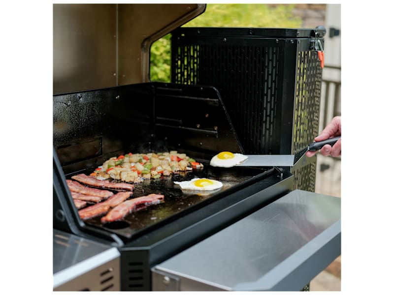 Masterbuilt Gravity Series 800 Digital Charcoal Grill Griddle