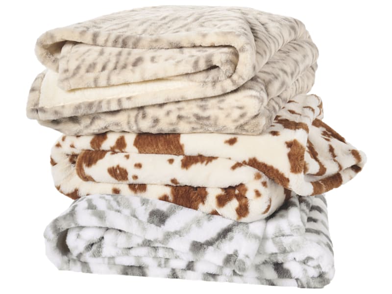 White River Home Faux-Fur Foot Pocket Throw Blanket