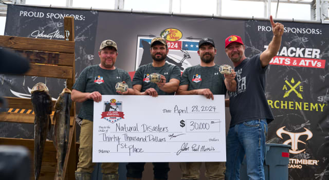 bowfishing team from 2024