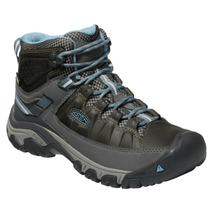 Bass pro keen shoes store