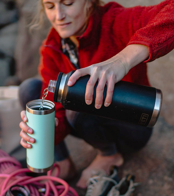 Bass Pro Shop and Cabela's Tall green Camping Thermos 20 oz Camp Travel NEW